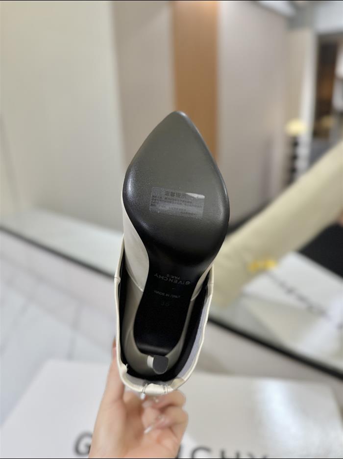 20251128174450422 590